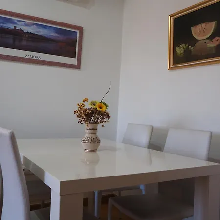La Muralla Apartment Zamora